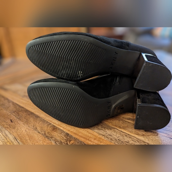 DKNY Suede Over The Knee Zip Up Boots with Gold Detail Size 6 Never Worn - Picture 2 of 4